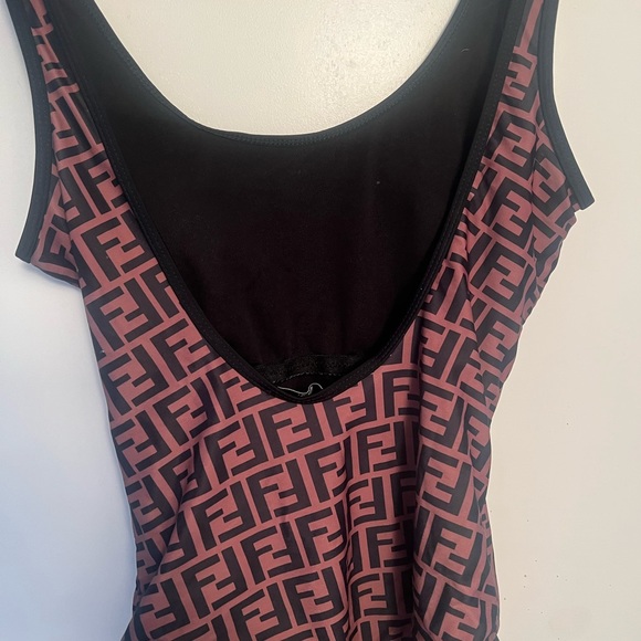One-Piece Swimsuit
FENDI - Picture 4 of 6